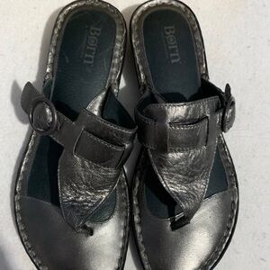 Born Antiqued Pewter Leather Kimmie Thong Style Women's Sandals
